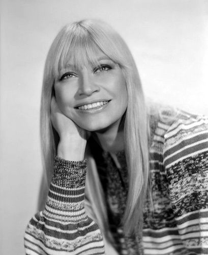 Publicity portrait of Mary Travers