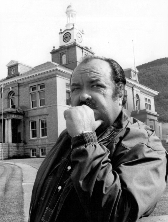 William Conrad as private detective Frank Cannon, in a 1972 CBS publicity photo